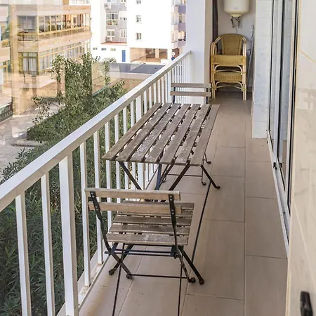 Nomadia En Puerto Deportivo * Fuengirola